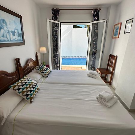 Spacious family villa Aljamar 8a Nerja Exteriör bild