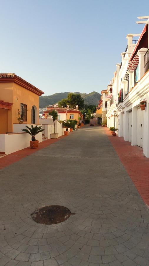 Spacious family villa Aljamar 8a Nerja Exteriör bild