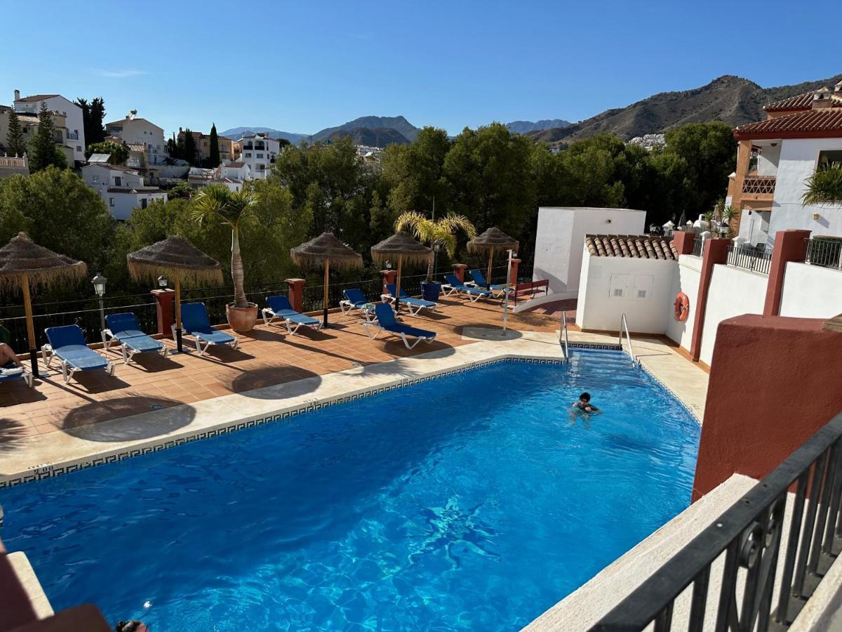Spacious family villa Aljamar 8a Nerja Exteriör bild