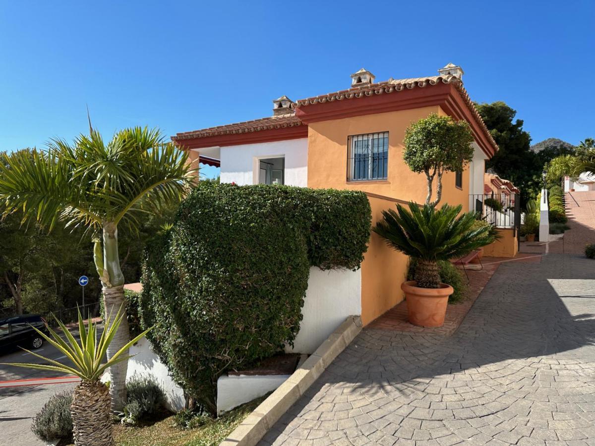 Spacious family villa Aljamar 8a Nerja Exteriör bild