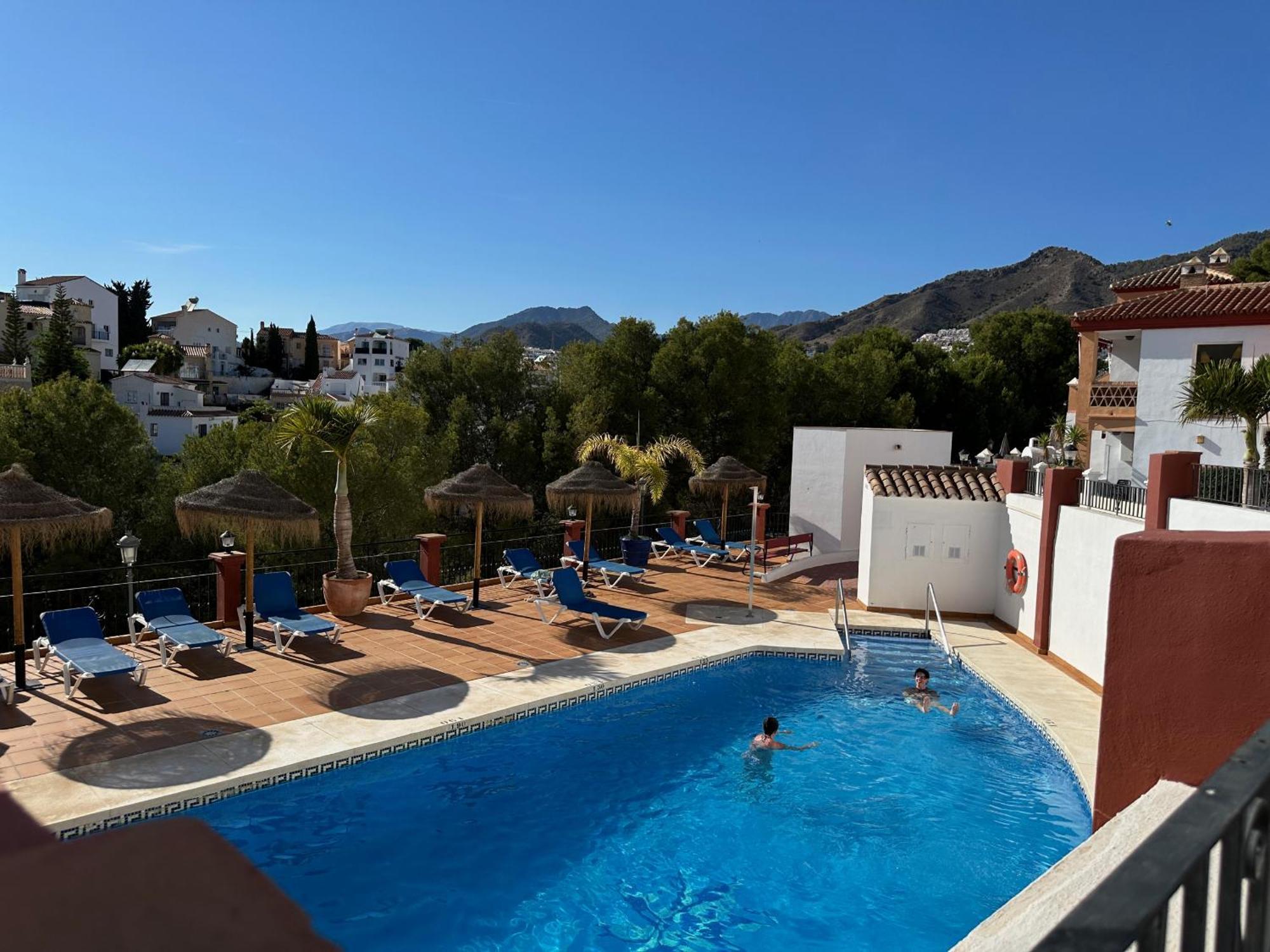 Spacious family villa Aljamar 8a Nerja Exteriör bild
