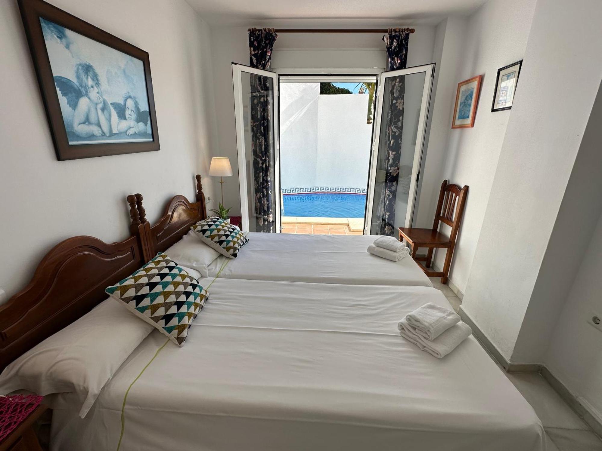 Spacious family villa Aljamar 8a Nerja Exteriör bild